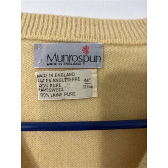 Munrospun Sweater Vest Jumper Mens Yellow Pure New Wool Pullover Grandad Softest - Picture 2 of 10